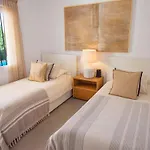 Alegria, Luxury With Easy Access, Private Pool And Parking Hansonholiday Вилла